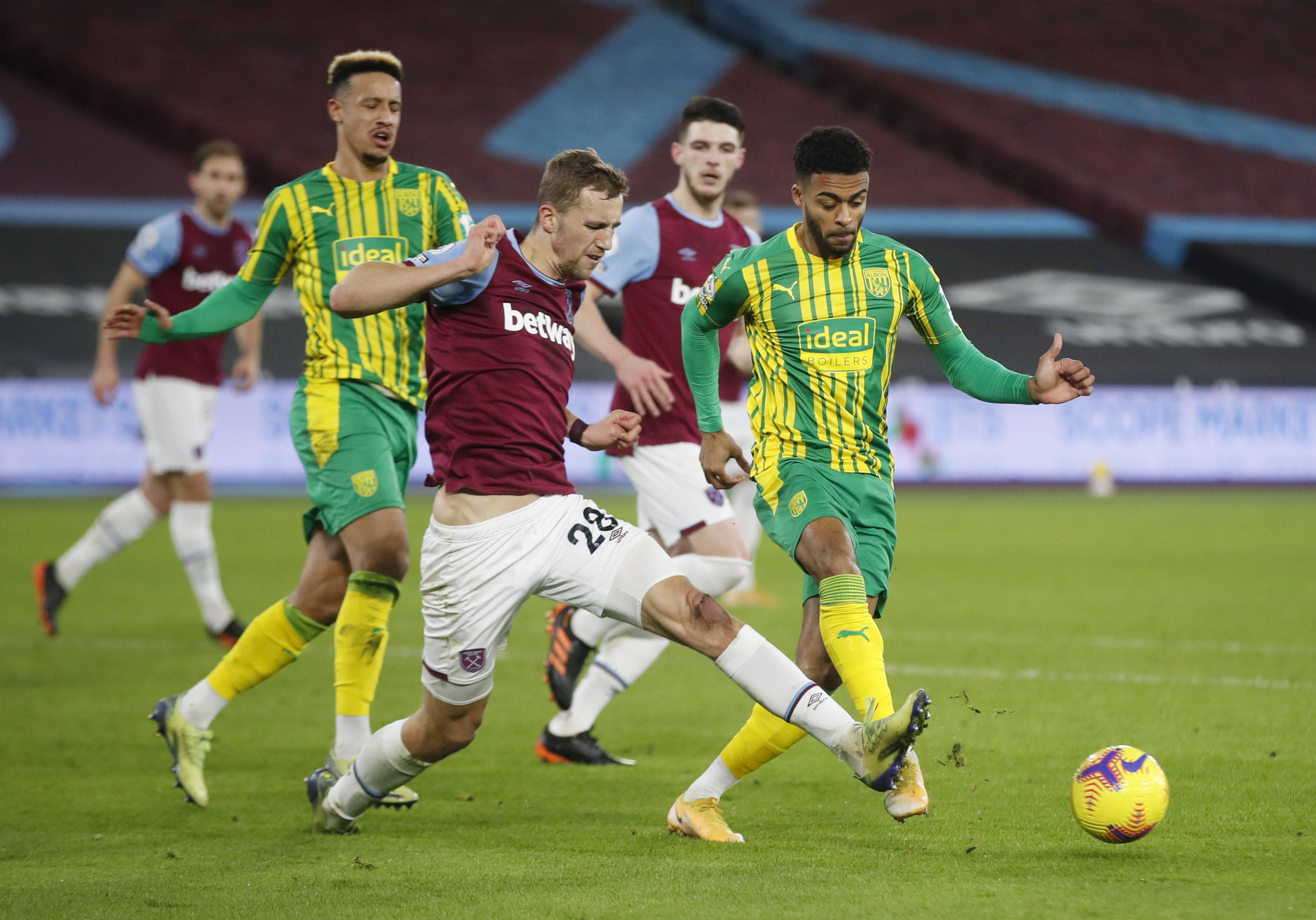 对阵中失利 对阵中失利